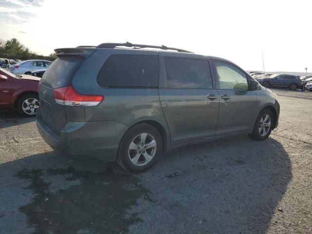 2013 Toyota Sienna LE