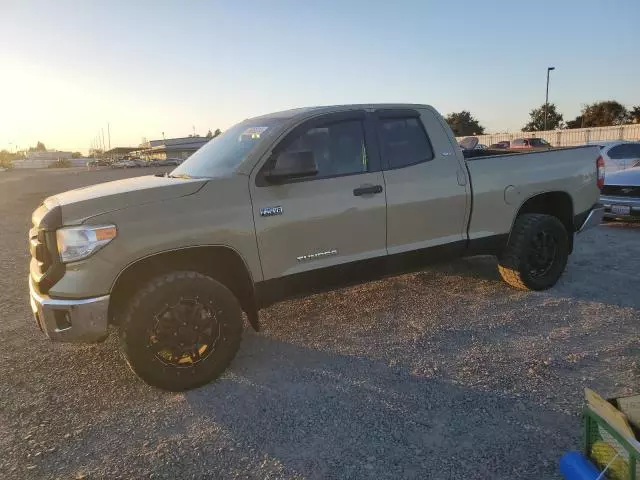 2017 Toyota Tundra Double Cab SR