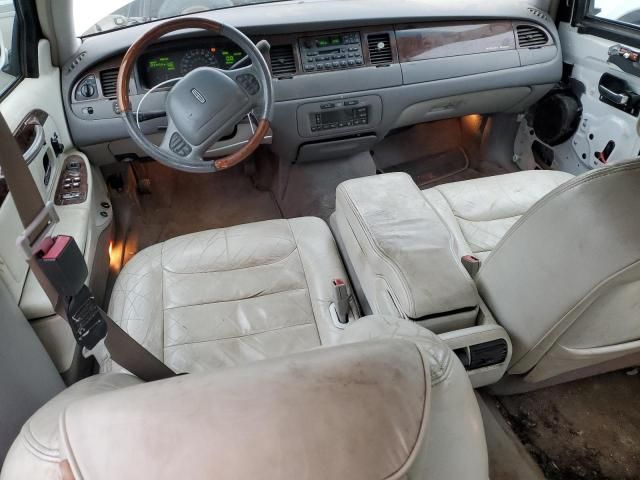 2001 Lincoln Town Car Signature