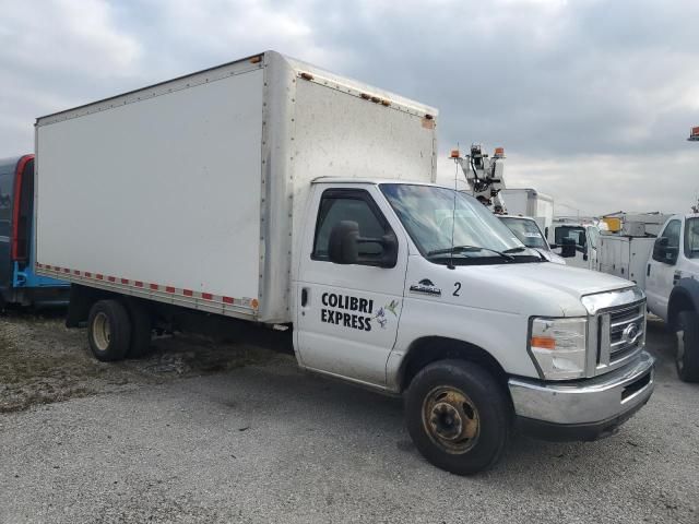 2017 Ford Econoline E350 Super Duty Cutaway Van