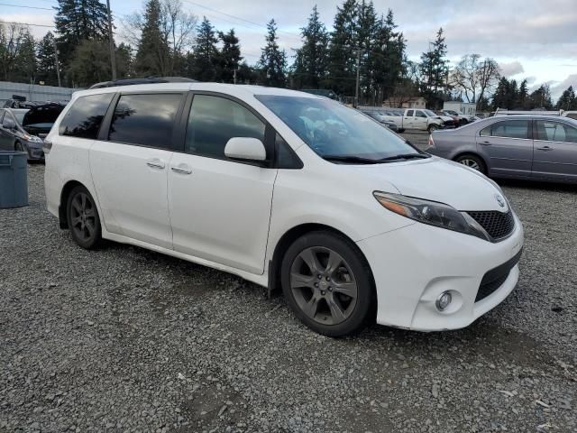 2016 Toyota Sienna SE