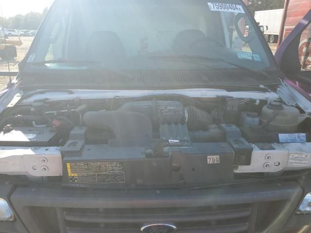 2005 Ford Econoline E350 Super Duty Cutaway Van