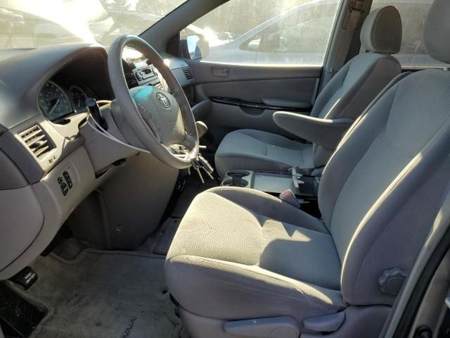 2005 Toyota Sienna CE