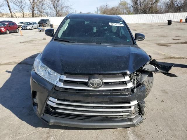 2019 Toyota Highlander SE