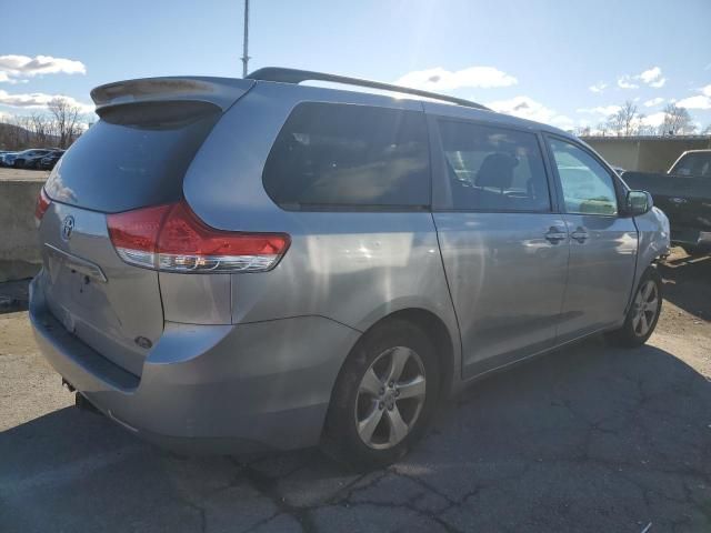 2013 Toyota Sienna LE