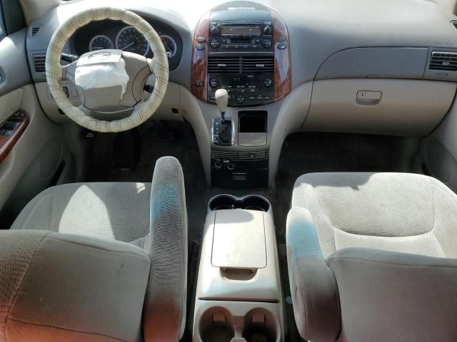 2005 Toyota Sienna XLE