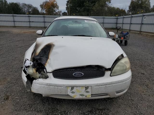 2004 Ford Taurus SE