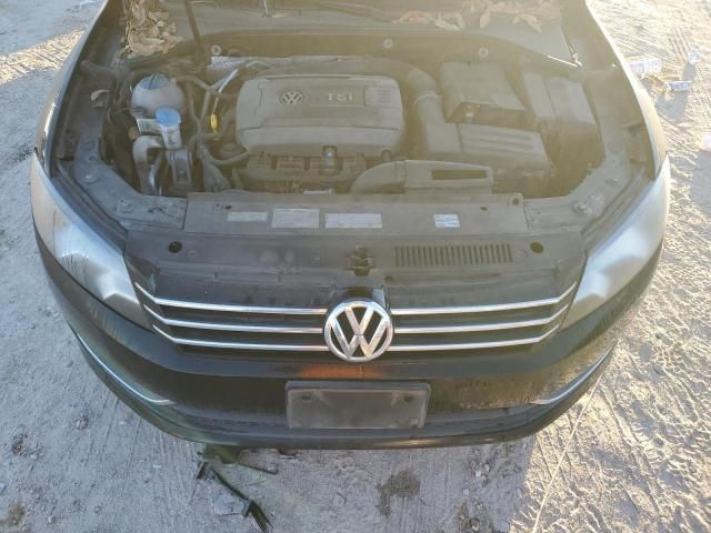 2014 Volkswagen Passat SE