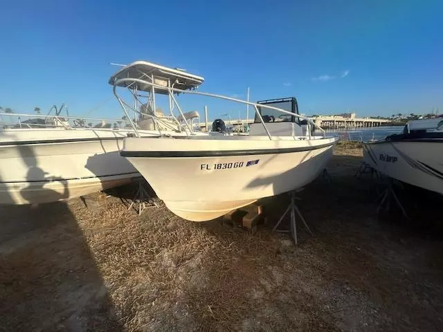 1989 Mako Boat