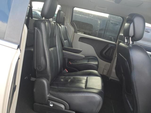 2013 Chrysler Town & Country Touring