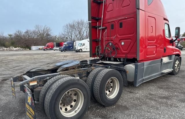 2016 Freightliner Cascadia 125