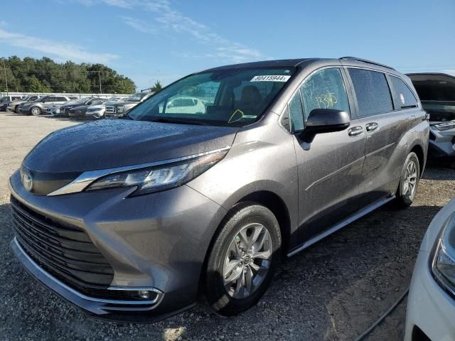 2023 Toyota Sienna XLE