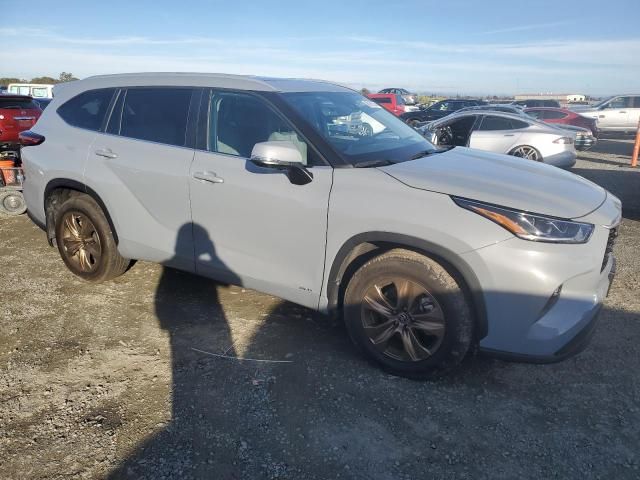 2023 Toyota Highlander Hybrid Bronze Edition