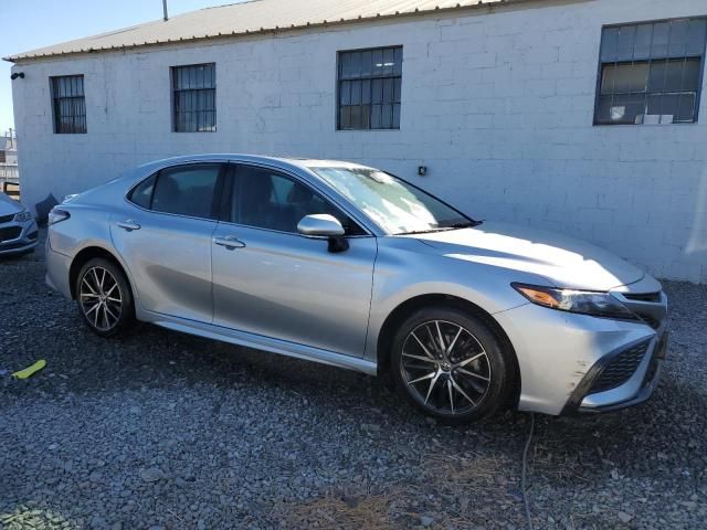 2022 Toyota Camry SE