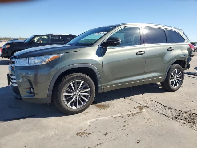 2017 Toyota Highlander SE