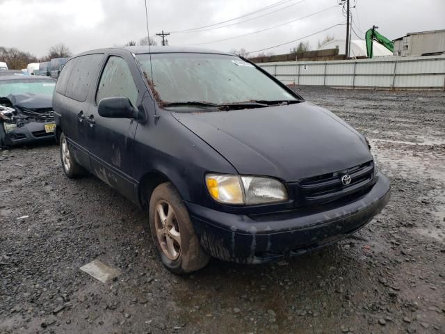 2000 Toyota Sienna CE