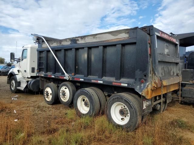 2018 Kenworth Construction T880