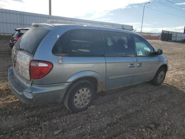 2005 Chrysler Town & Country LX