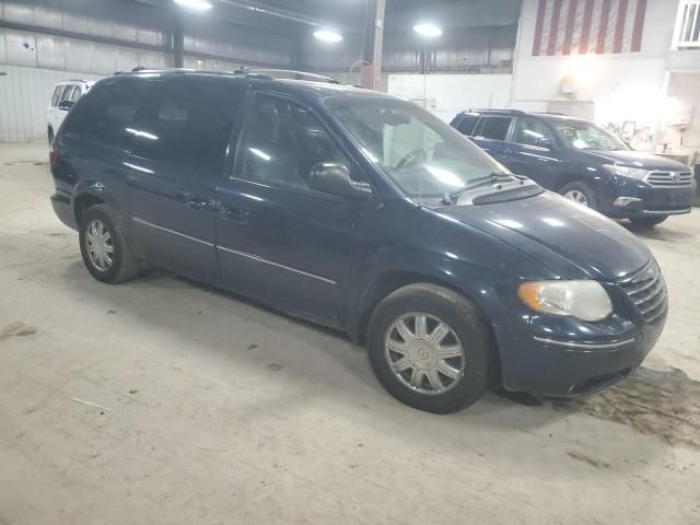 2005 Chrysler Town & Country Limited