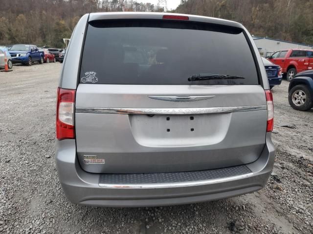 2013 Chrysler Town & Country Touring