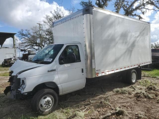 2024 Ford Econoline E450 Super Duty Cutaway Van