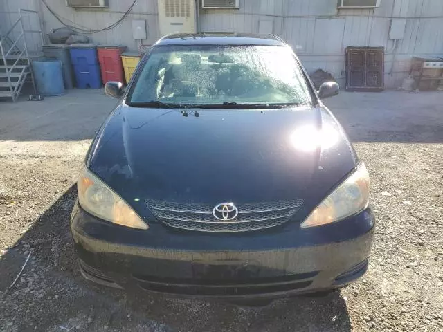 2004 Toyota Camry LE