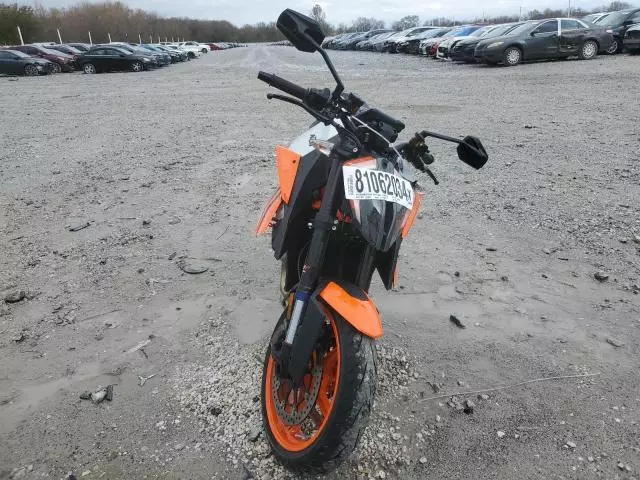 2023 KTM 1290 Super Duke R