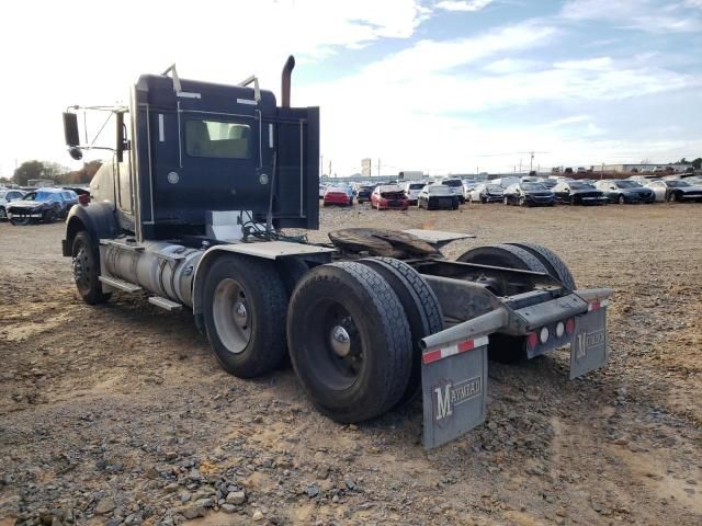 2013 Kenworth Construction T800