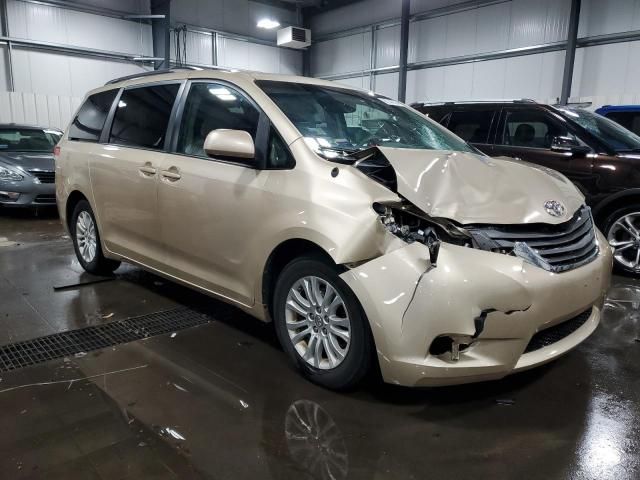 2014 Toyota Sienna XLE