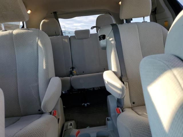 2012 Toyota Sienna LE