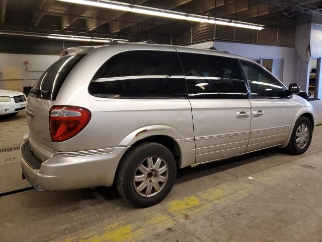 2005 Chrysler Town & Country Limited