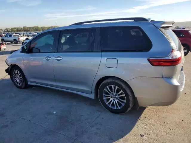 2019 Toyota Sienna XLE