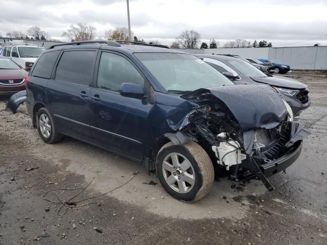 2004 Toyota Sienna XLE