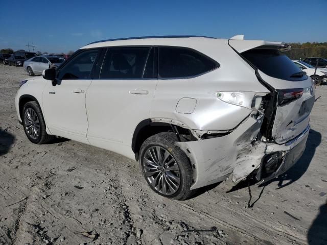 2021 Toyota Highlander Hybrid Platinum