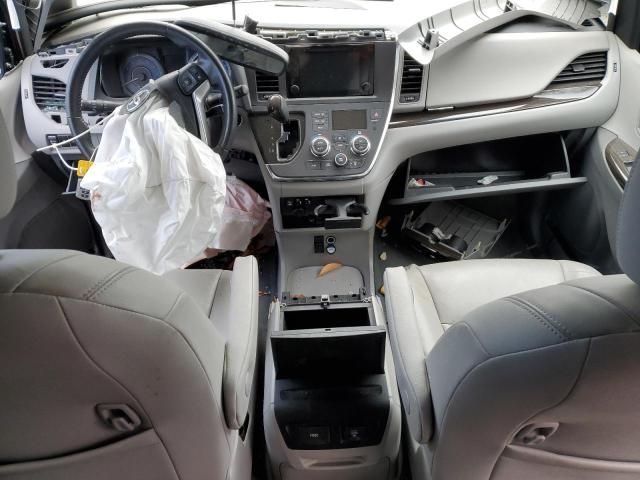 2015 Toyota Sienna XLE