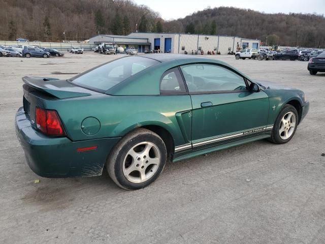 2000 Ford Mustang