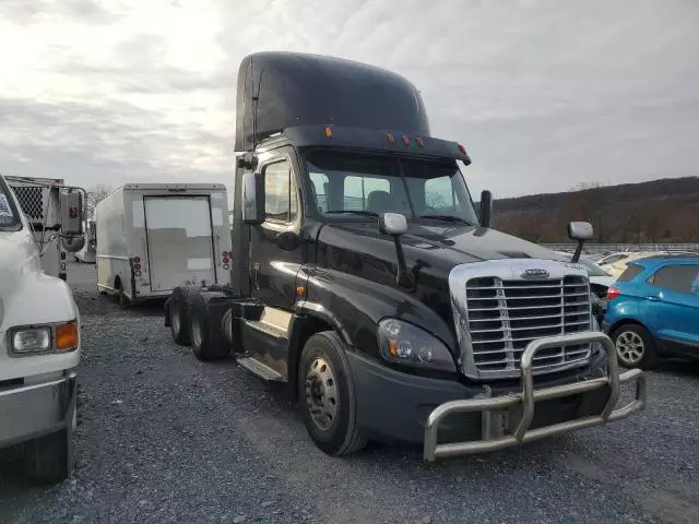 2015 Freightliner Cascadia 125