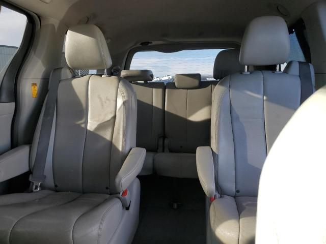 2014 Toyota Sienna XLE