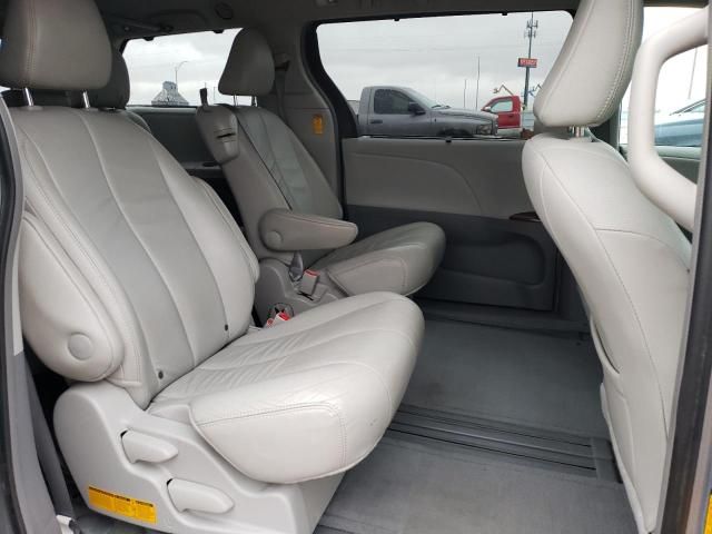 2013 Toyota Sienna XLE