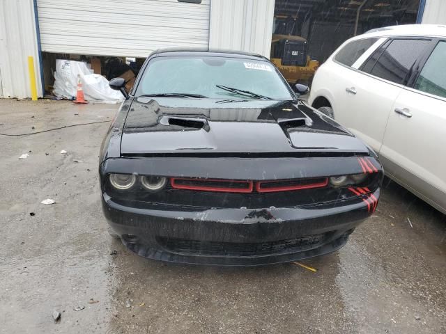 2015 Dodge Challenger SXT