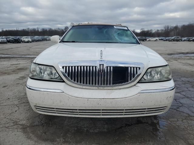 2004 Lincoln Town Car Executive