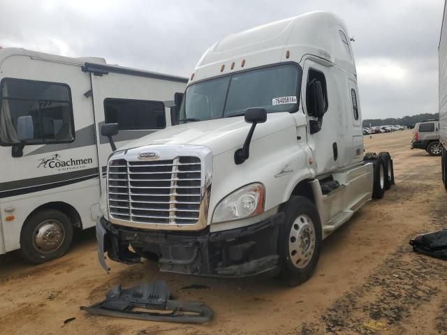 2014 Freightliner Cascadia 125