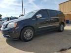 2016 Chrysler Town & Country Touring L