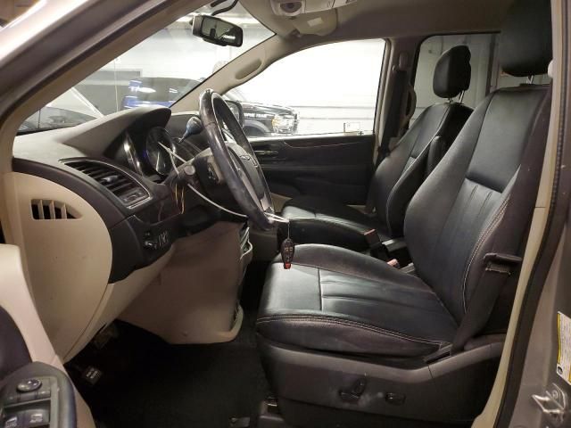 2016 Chrysler Town & Country Touring