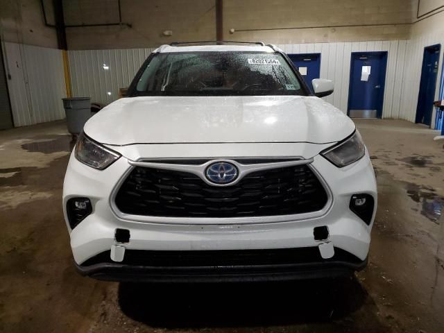 2022 Toyota Highlander Hybrid XLE