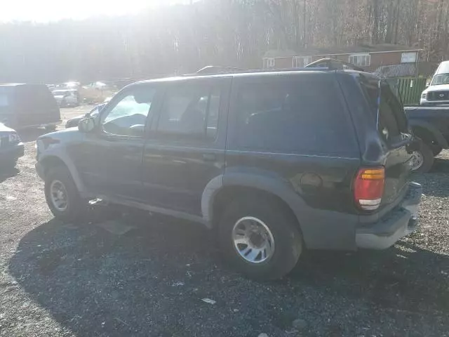 2000 Ford Explorer XLS