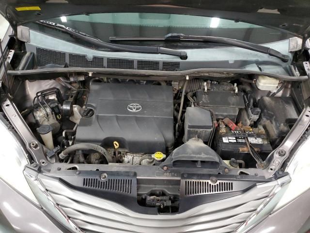 2013 Toyota Sienna XLE