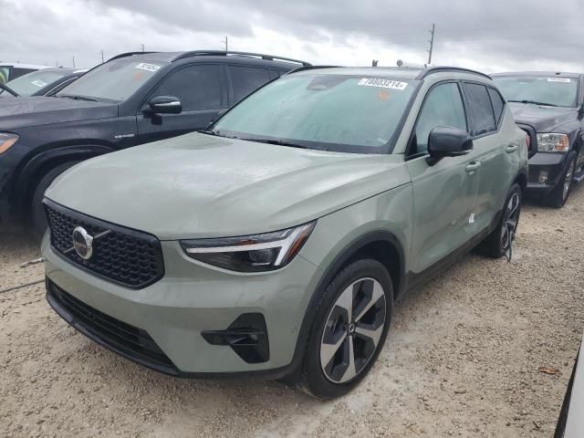 2025 Volvo XC40 Plus