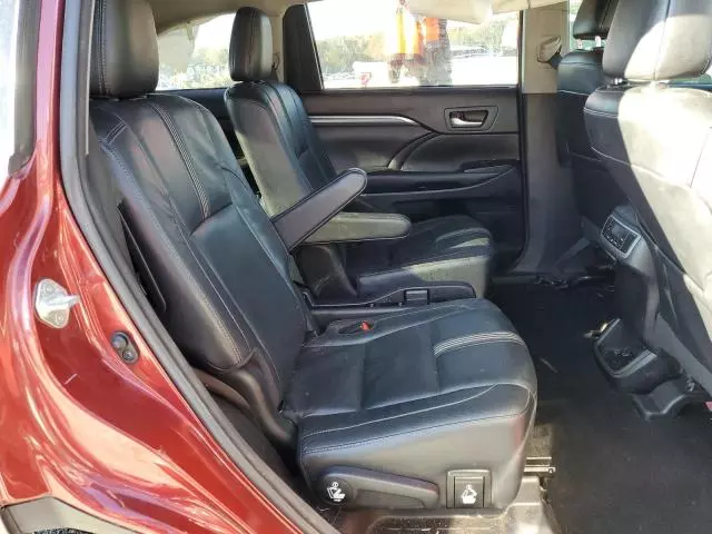 2018 Toyota Highlander SE