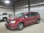 2014 Chrysler Town & Country Touring L